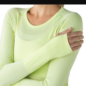 Lululemon Swiftly Tech Long Sleeve top